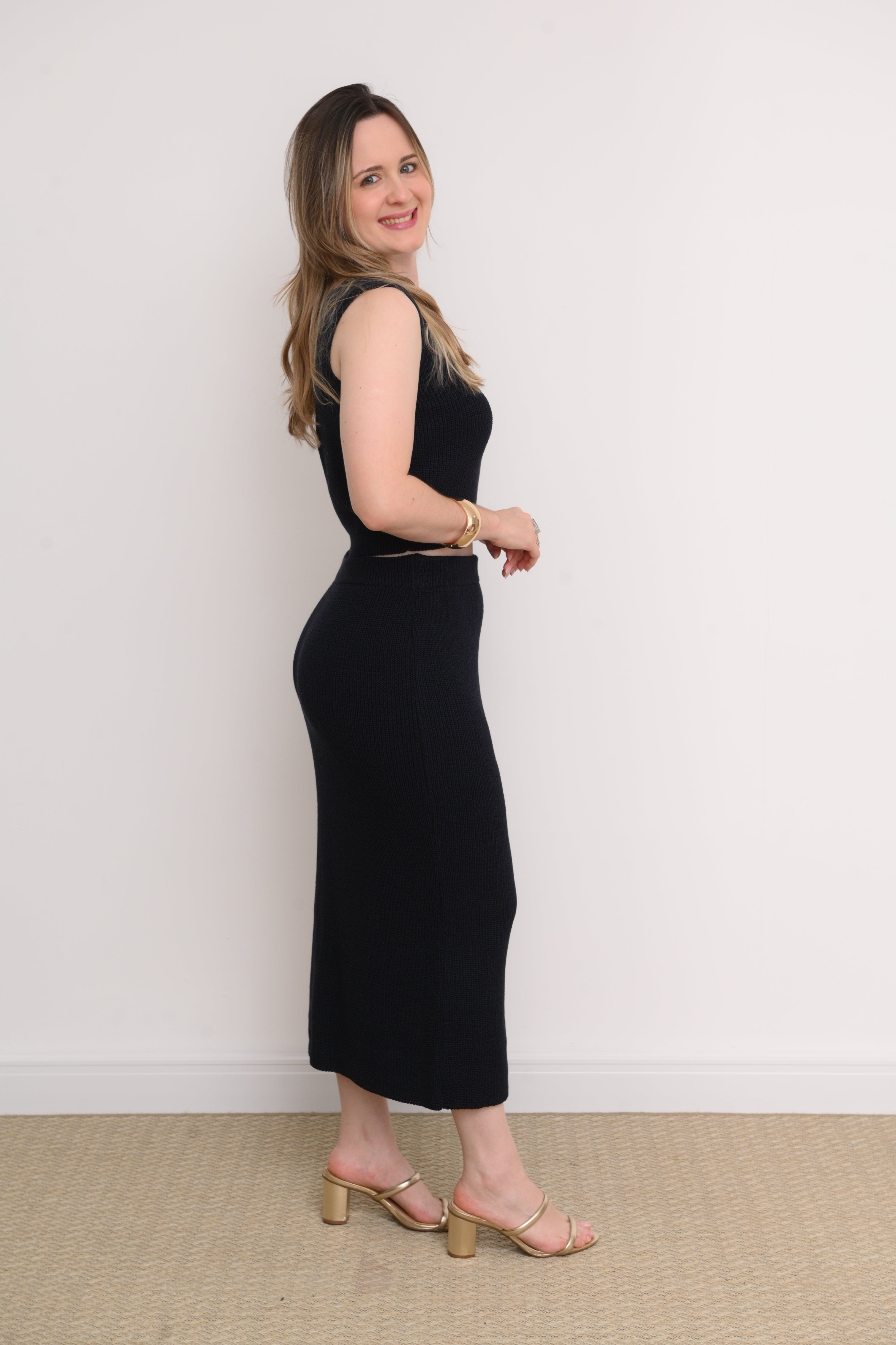 CONJUNTO SAIA MIDI E CROPPED TRICOT LARISSA